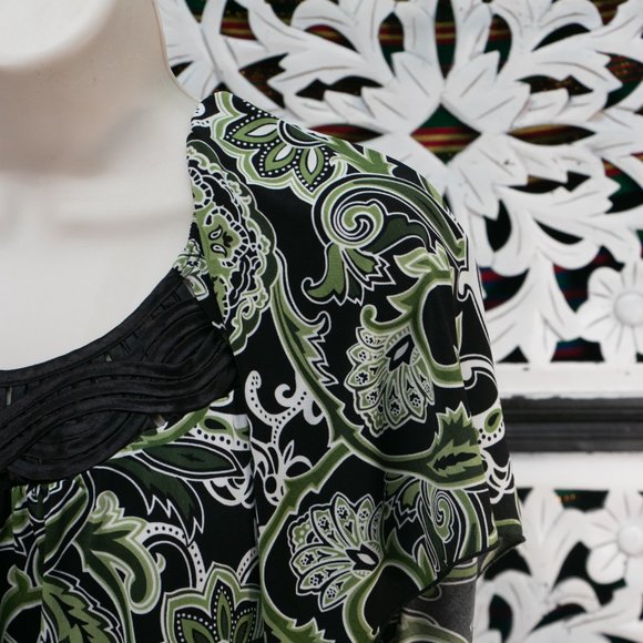 Green top - Picture 3 of 4